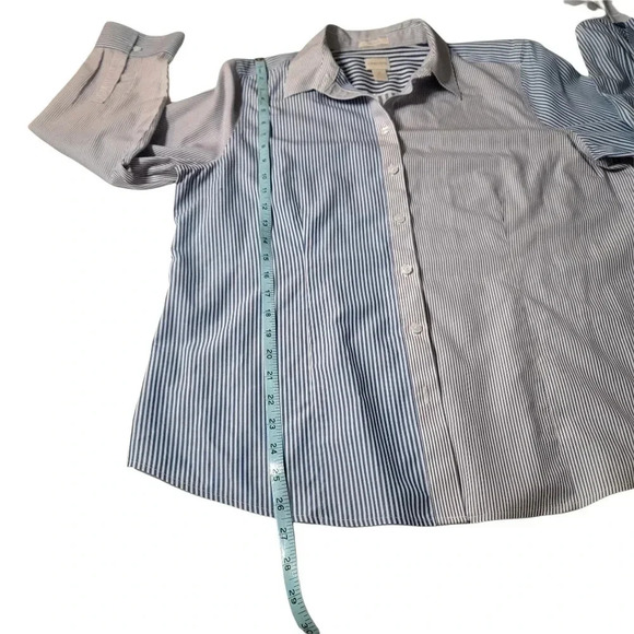 Chico’s no iron size 2 shirt Button up blue Striped women's - Picture 4 of 10